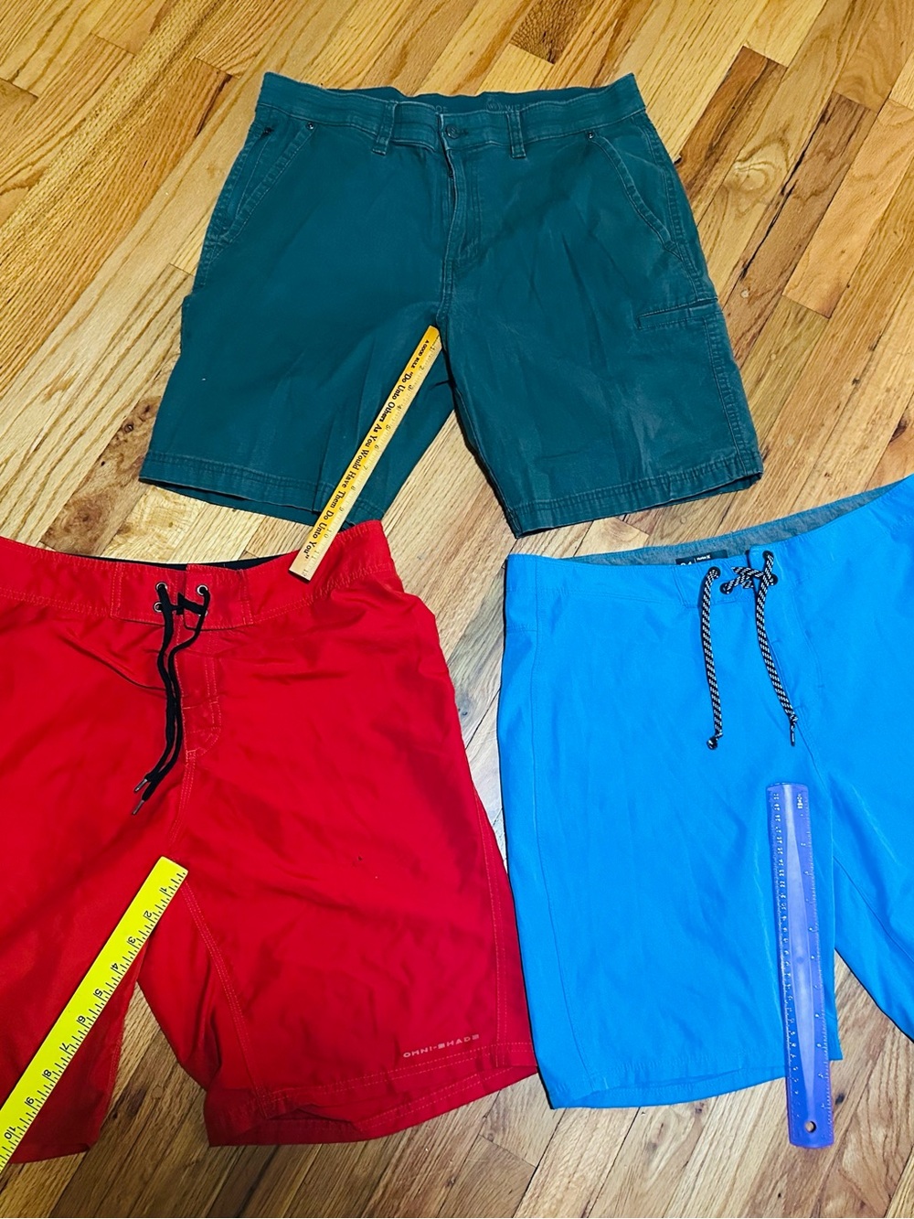 3 pair of men’s size 34 shorts green weatherproof, red Columbia, teal Hurley